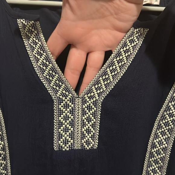 White Mark Navy V neck Cold Shoulder lined Dress NWT size XL w keyhole in back - Picture 3 of 10